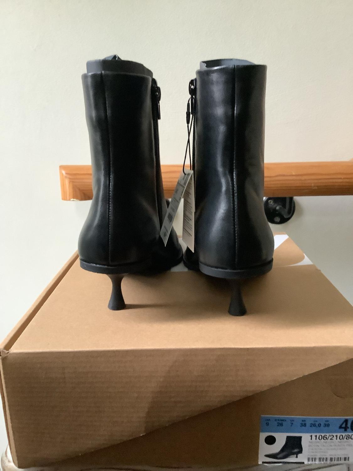 LEATHER KITTEN HEEL ANKLE BOOTS - Image 3