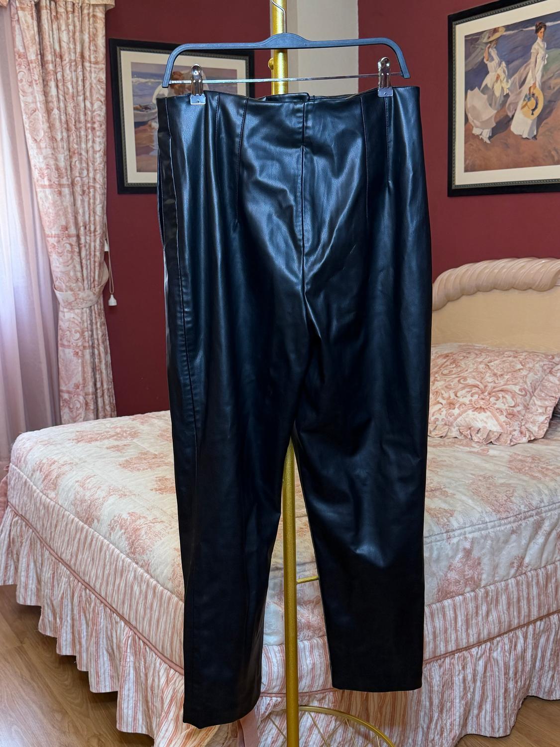 HIGH-RISE FAUX LEATHER TROUSERS - Image 4