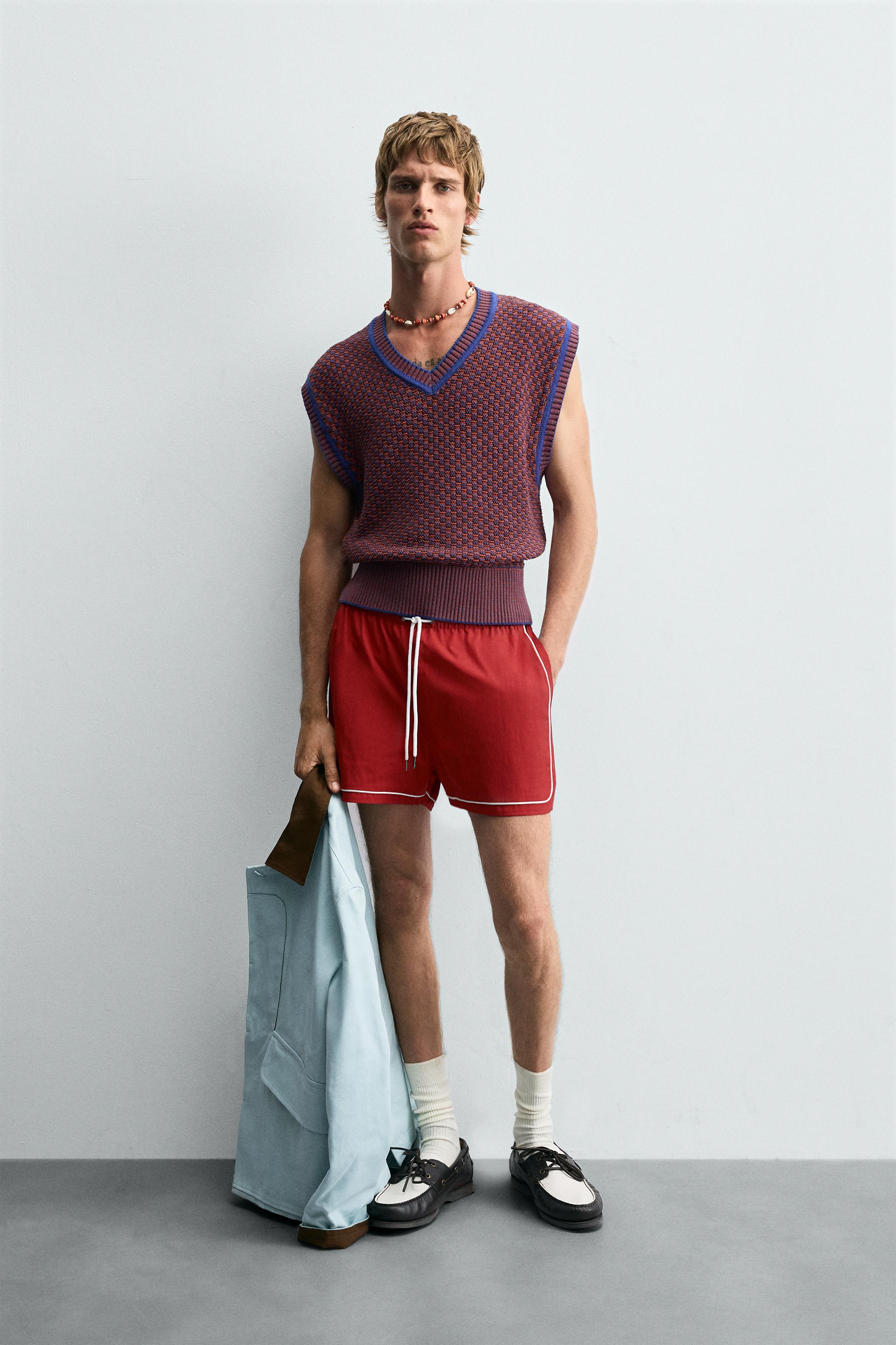 CONTRAST KNIT VEST