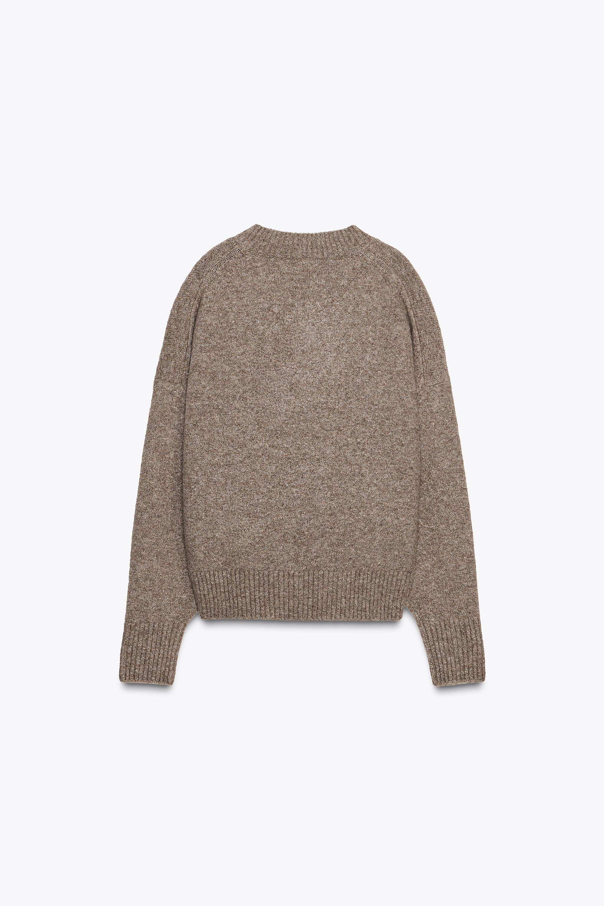 SOFT V-NECK KNIT SWEATER