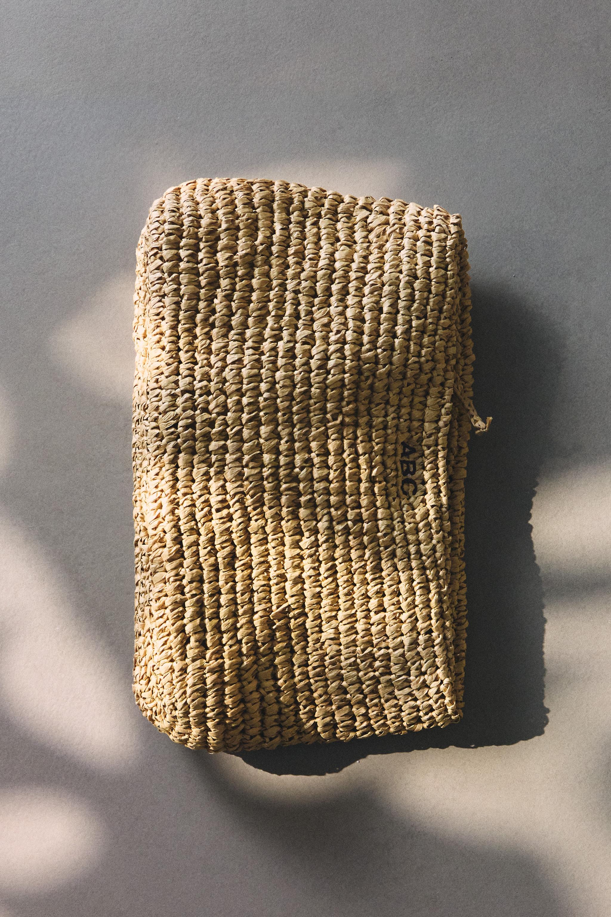 LARGE PAPER MAKEUP BAG — Beige