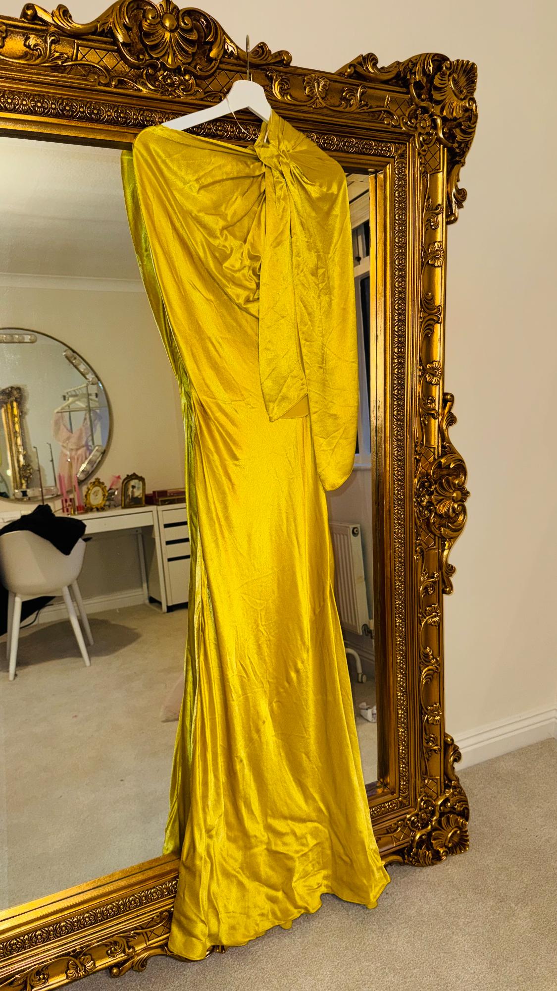 LIMITED EDITION OPEN SHOULDER DRESS - Image 6