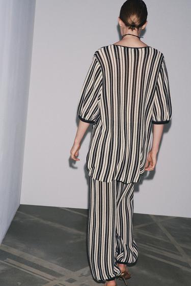 TOP EN MAILLE RAYÉ AVEC LIN - Écru / Noir de Zara - Image 3