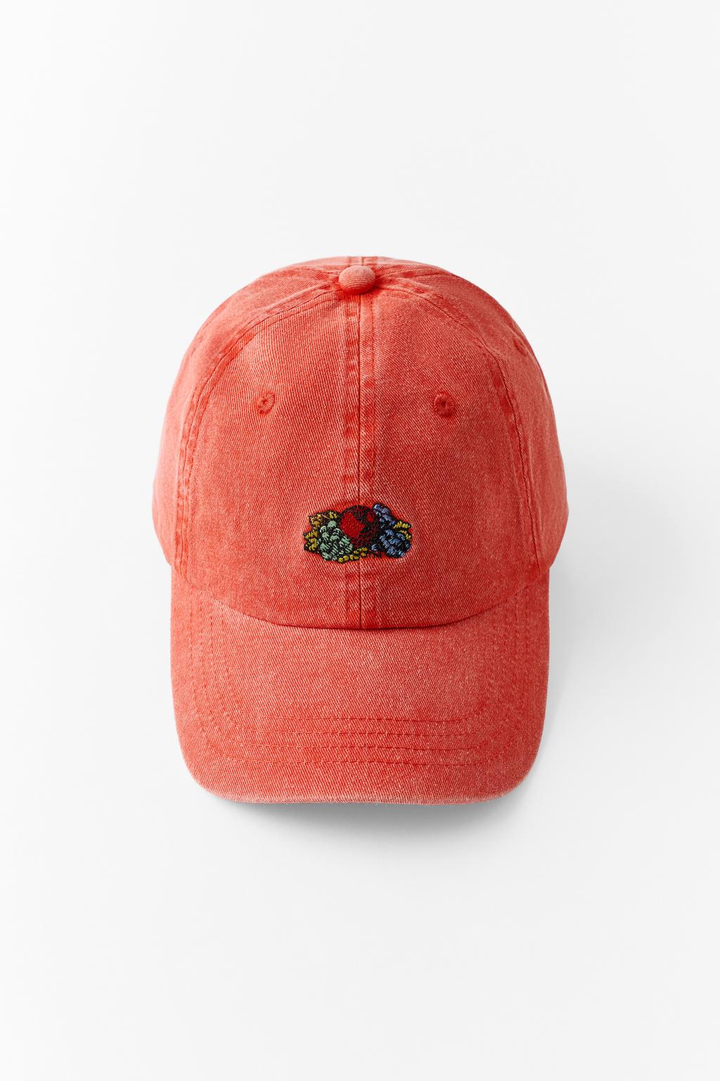 FRUIT OF THE LOOM™ EMBROIDERED TWILL CAP