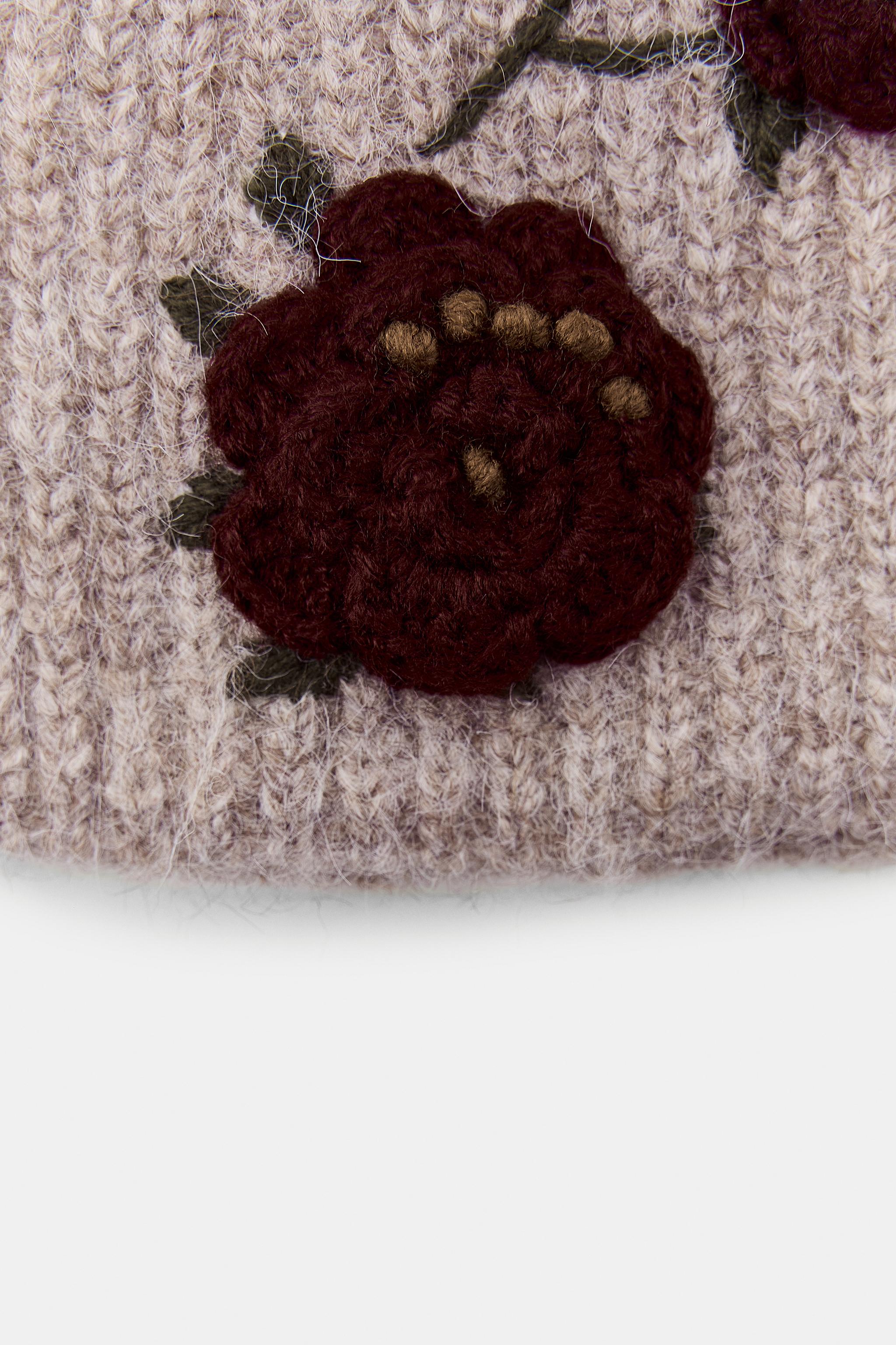 BEANIE KNIT HAT WITH EMBROIDERED FLOWERS