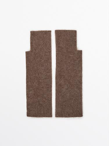 Zara Long knit 100% cashmere mittens - Sand - Image 0