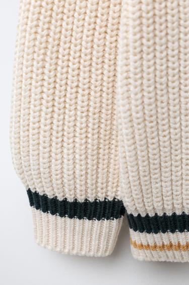 PULL EN MAILLE VARSITY AVEC PIÈCE - Écru de Zara - Image 3