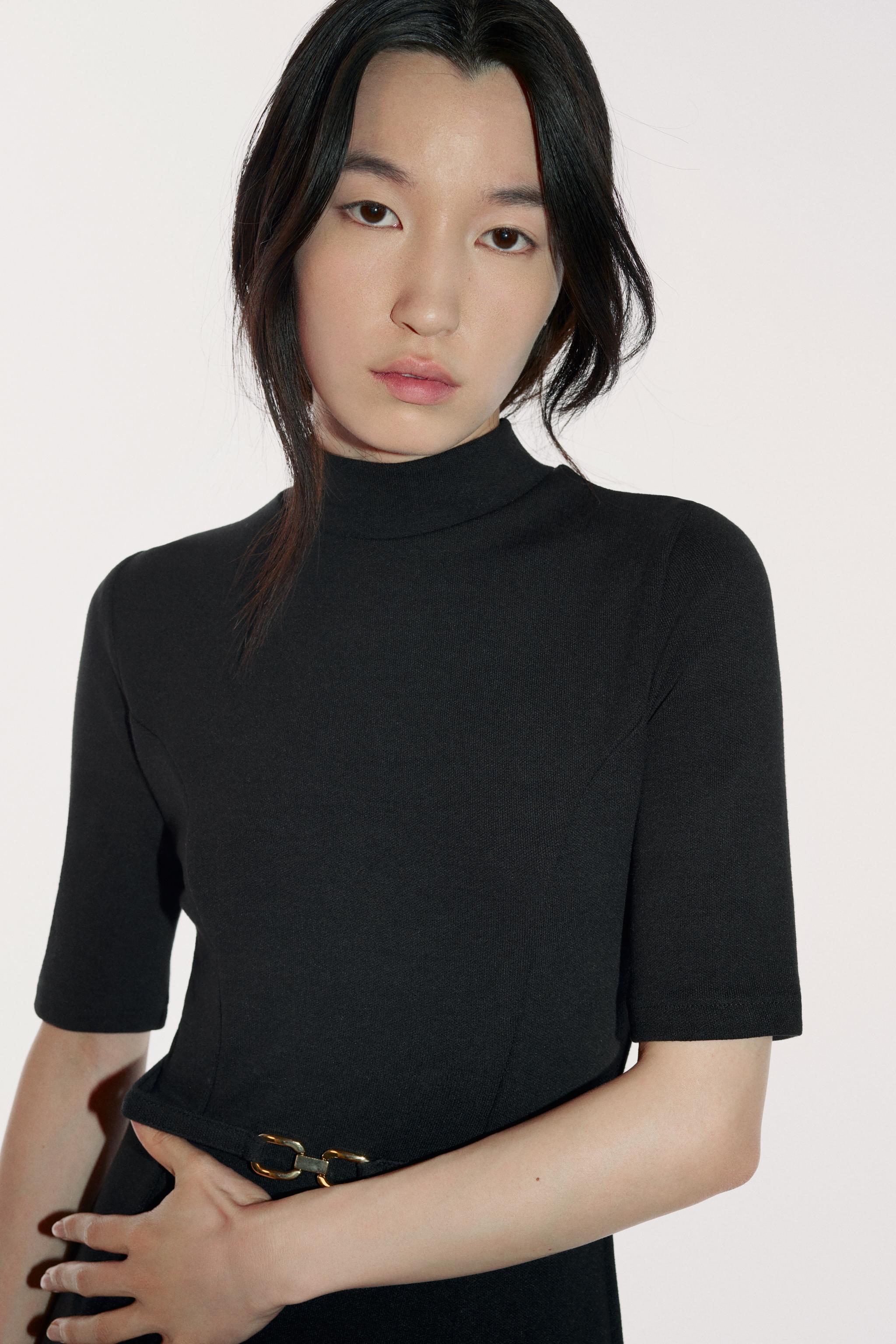 【ZARA】ストレッチニット素材、ベルト付きスケータードレス ZARA ストレッチニット素材、ベルト付きスケータードレス (ZARA