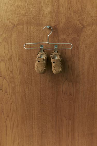 BAREFOOT LEATHER CLOGS - Brown by Zara