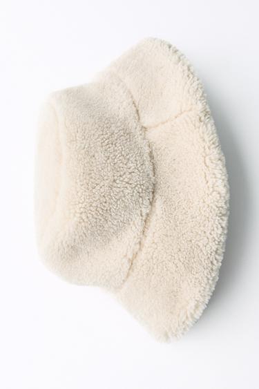 CHAPEAU SEAU MOUTON RETOURNÉ - Écru de Zara - Image 5