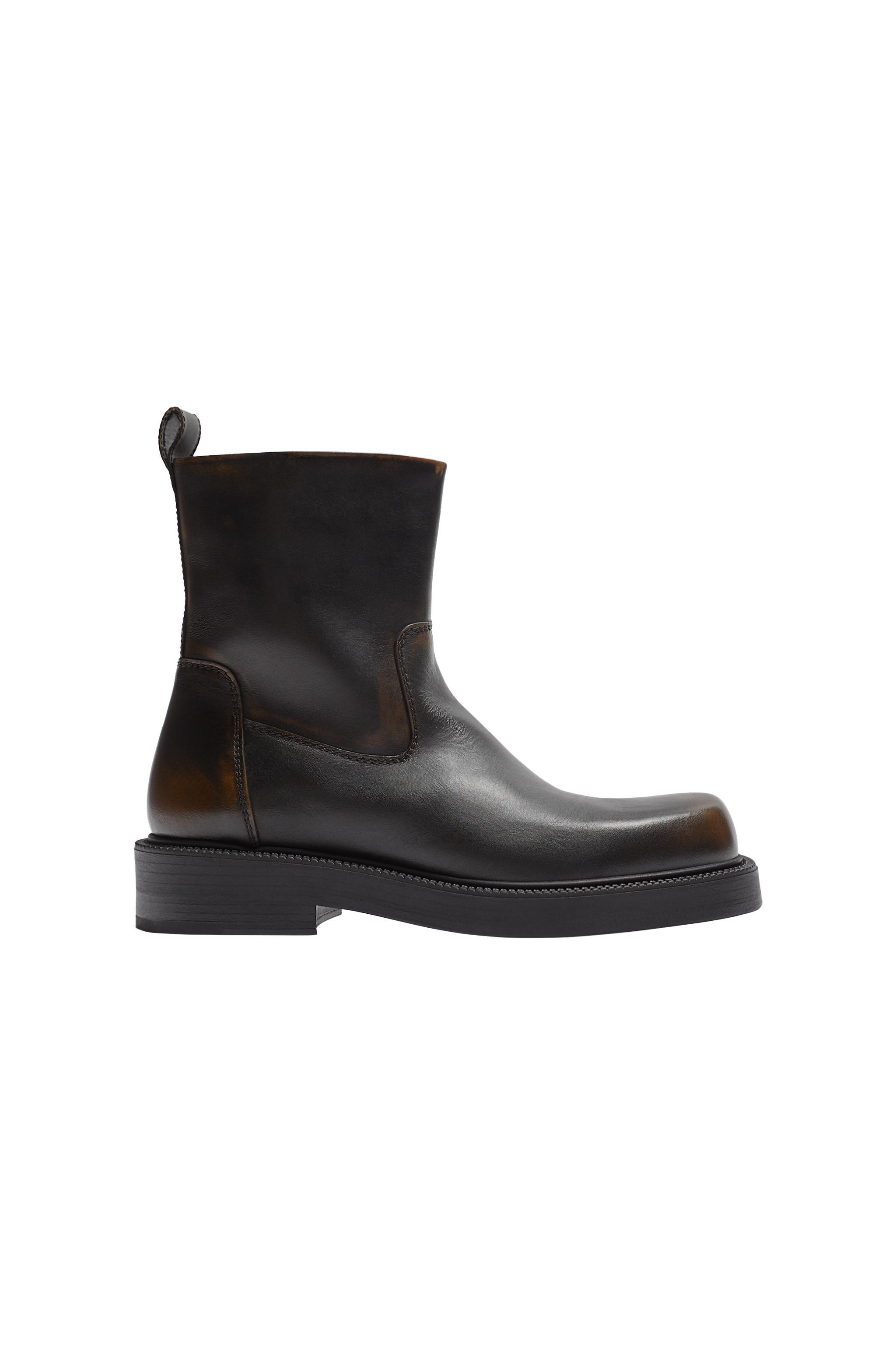 Z世代　Distressed Leather dark boots DISTRESSED LEATHER BOOTS SECOND HAND | Zara Preowned