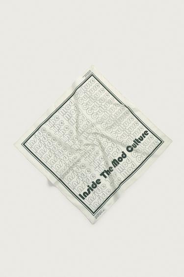 BANDANA ESTAMPADOS TEXTOS - Beige de Zara