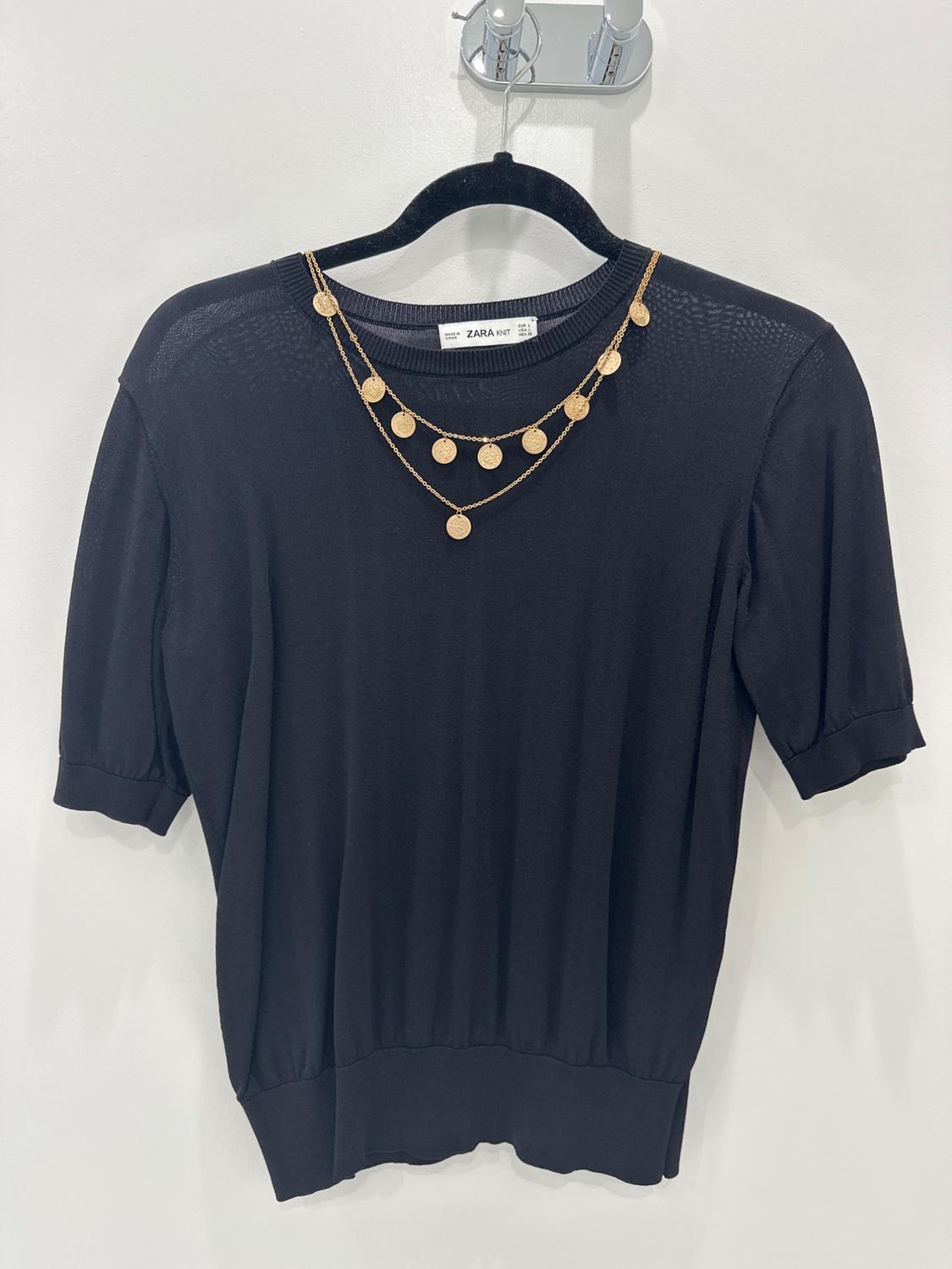 SWEATER WITH CHAIN NECKLACE