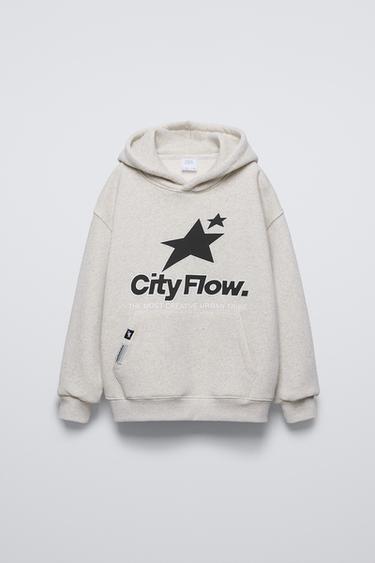 SUDADERA TEXTO CAPUCHA - Gris vigoré de Zara - Imagen 0