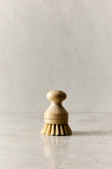 SMALL BRUSH WITH REPLACEABLE BRISTLES - Light beige by Zara