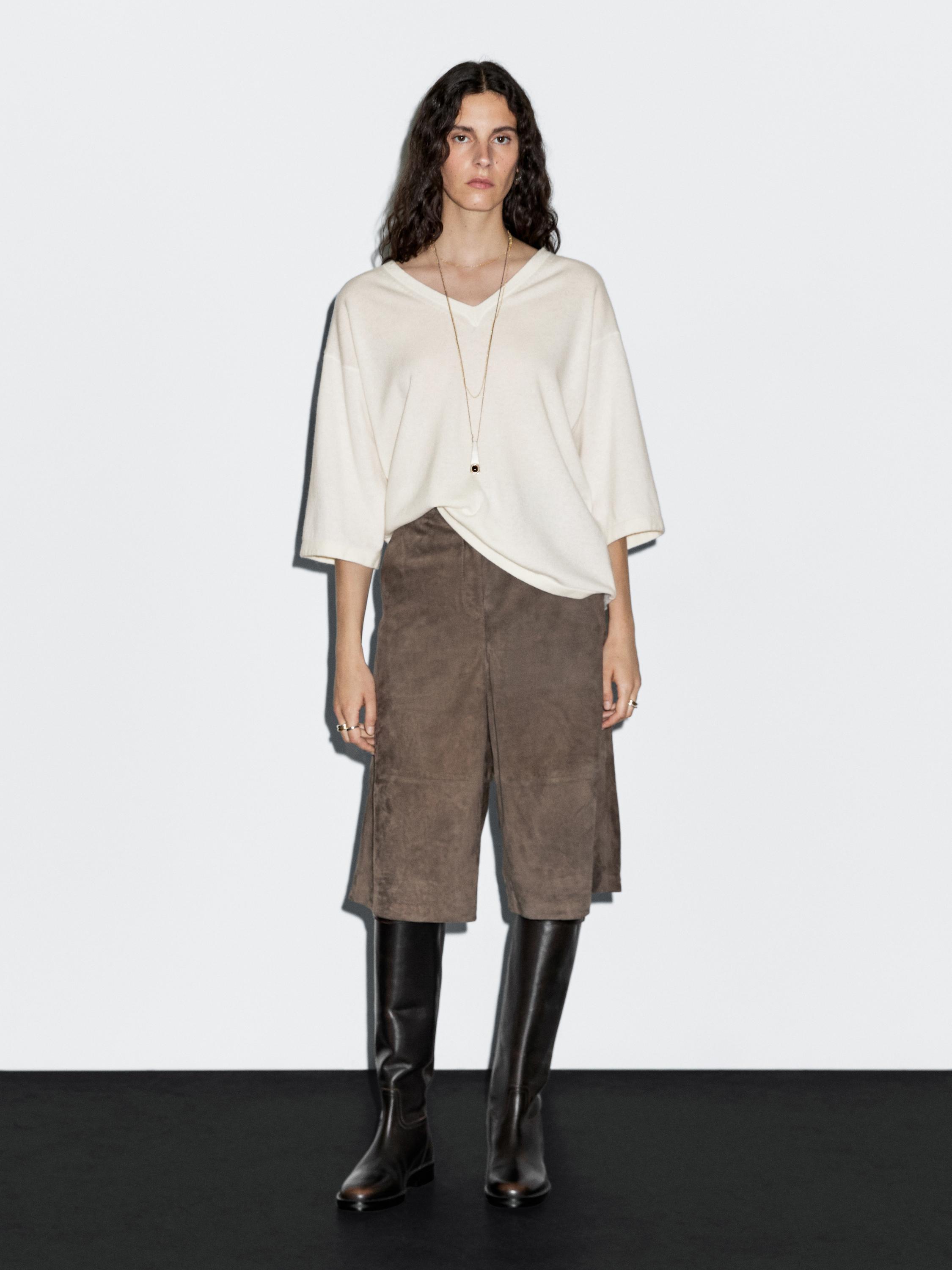 Long suede leather Bermuda shorts