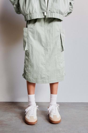 JUPE TECHNIQUE À POCHES AVEC STOPPER - Vert sauge de Zara