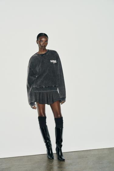 سويت شيرت مغسول بنص - رمادي أنثراسايت الخاص بـ Zara