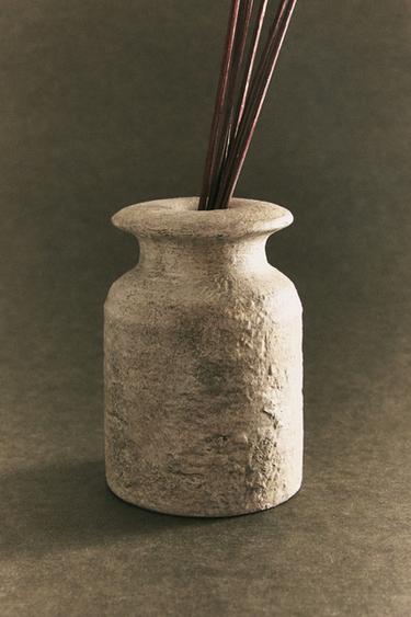 DECORATIVE WHITE CERAMIC REED DIFFUSER COVER - Mustard by Zara