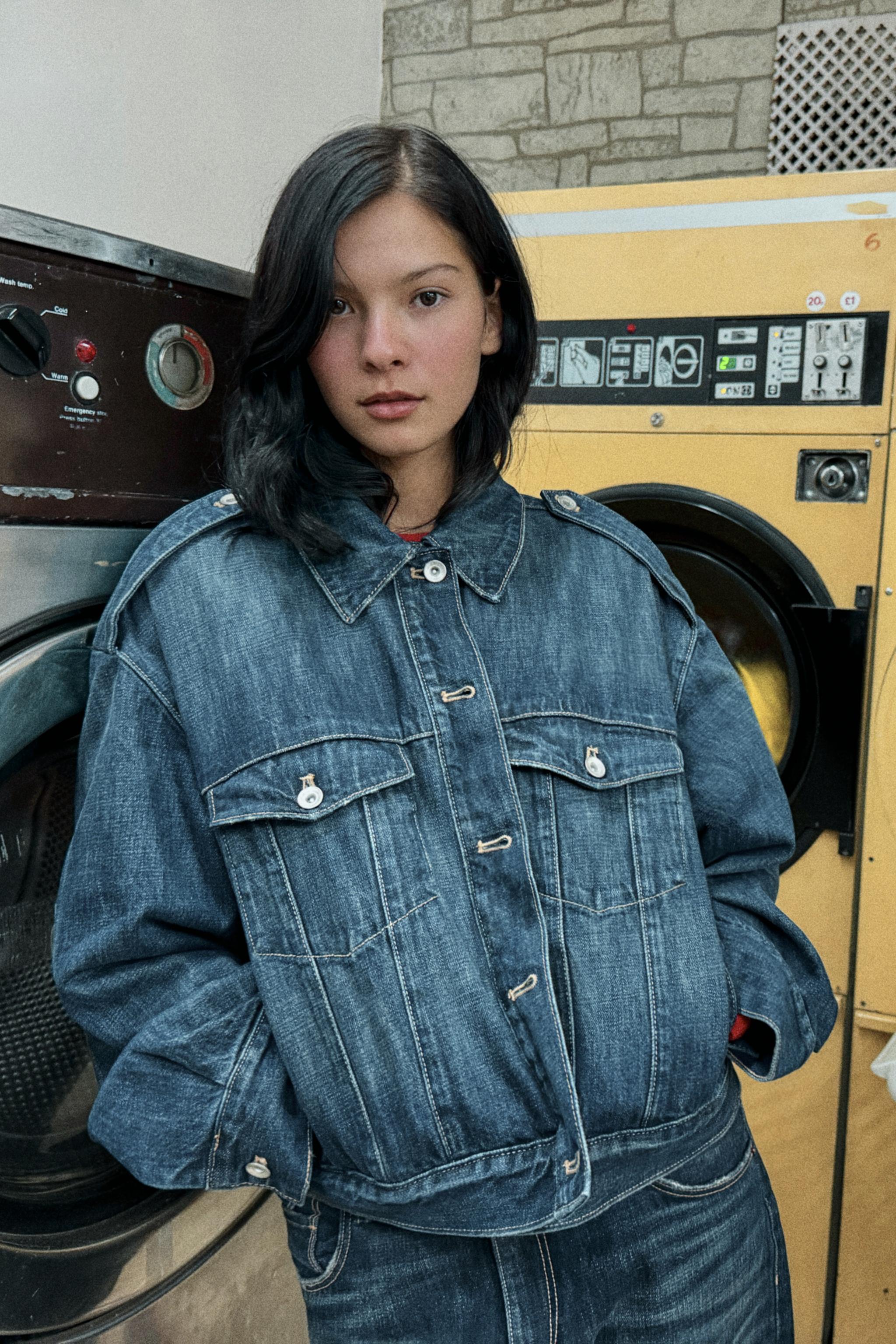 ZARA TRF デニムケープジャケット Sサイズ　ザラ スペイン発送 ZARA TRF デニムケープジャケット 上品カジュアル