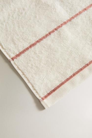 BATH TOWEL WITH CONTRAST PIPING - Light pink by Zara - Image 2