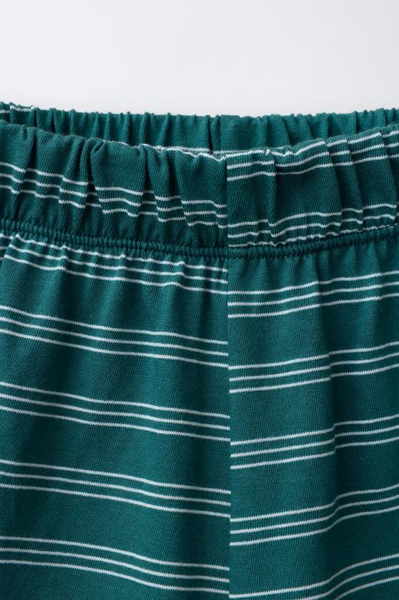 ENSEMBLE JOGGING T-SHIRT ET SHORT À RAYURES - Vert de Zara - Image 3