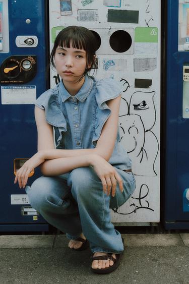 Z1975 デニムフリルシャツミディアムブルーZaraのZ1975 デニムフリルシャツ - ミディアムブルー