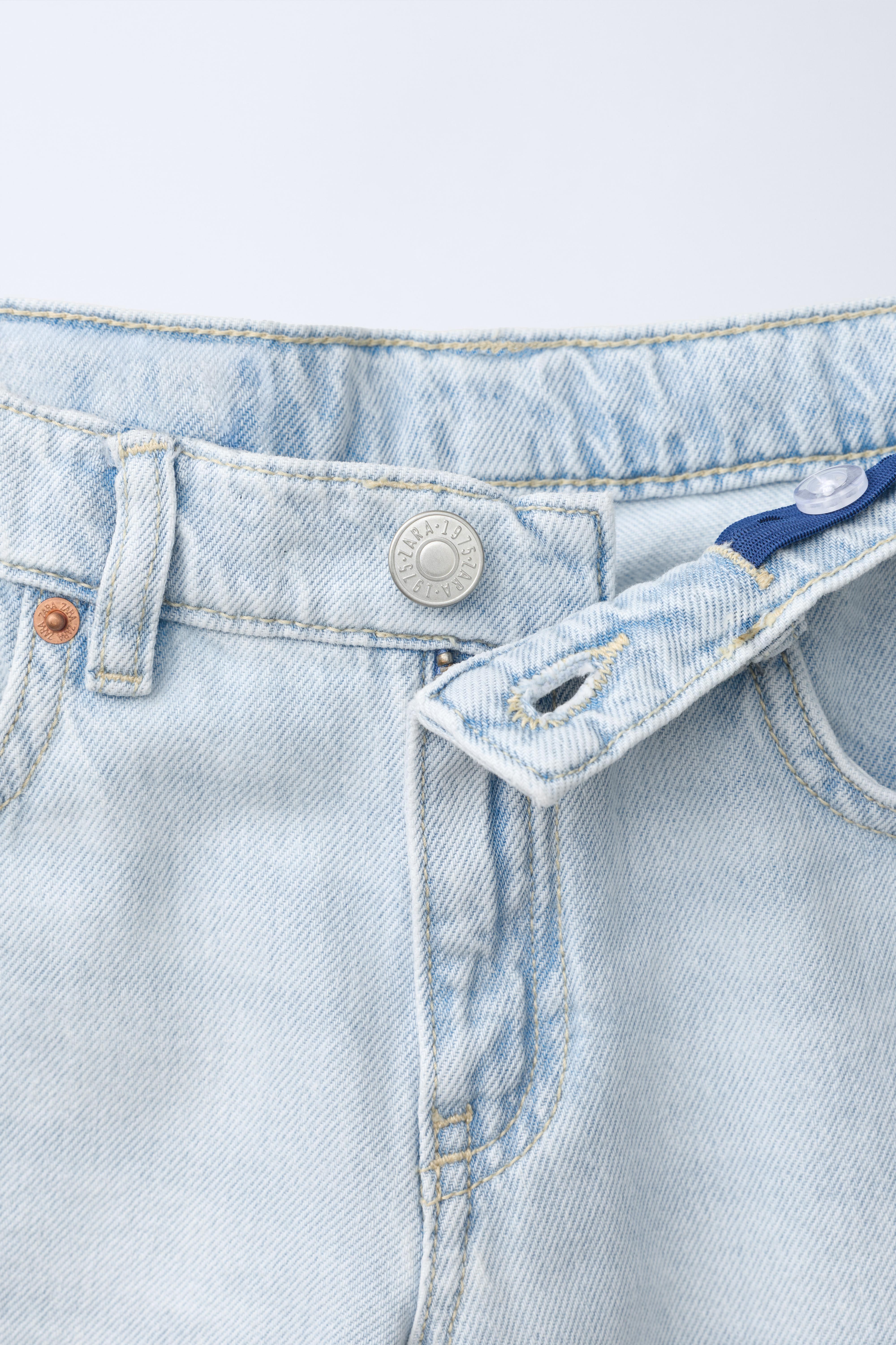 RIPPED STRAIGHT DENIM SHORTS