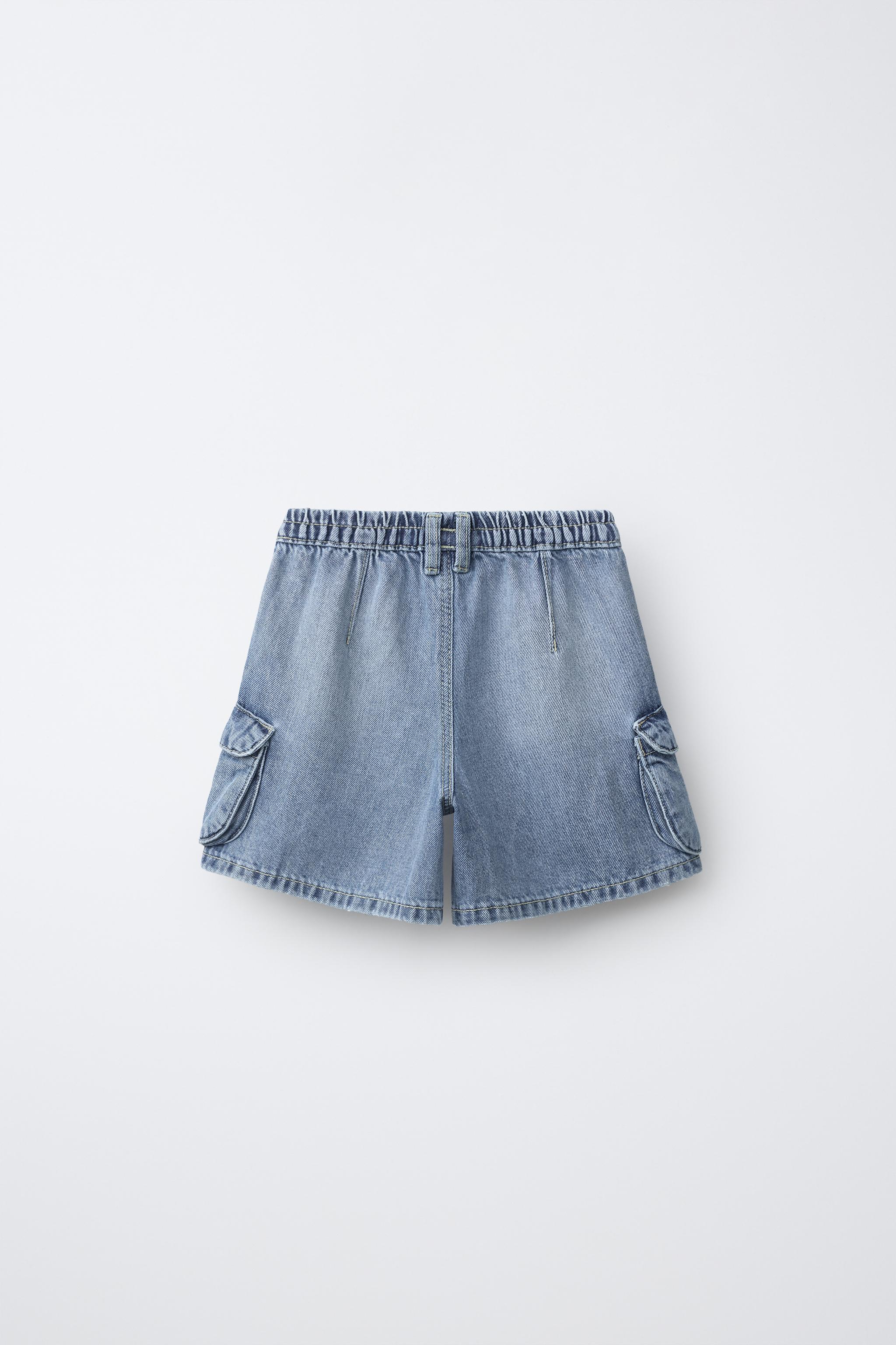 PATCHED DENIM CARGO SHORTS — Light blue