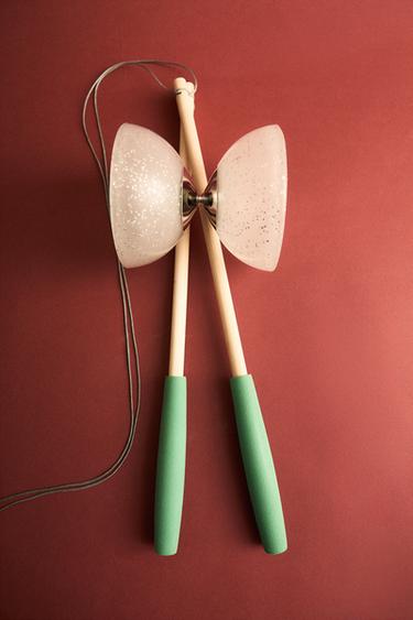 CHILDREN'S DIABOLO TOY - Multicoloured by Zara