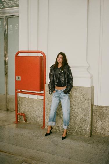VESTE DE MOTARD COURTE EN MATIÈRE SYNTHÉTIQUE - Noir de Zara