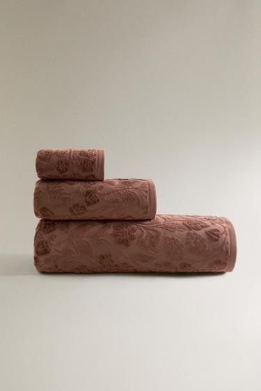 ANIMAL PRINT VELOUR BATH TOWEL - dark russet by Zara - Image 0