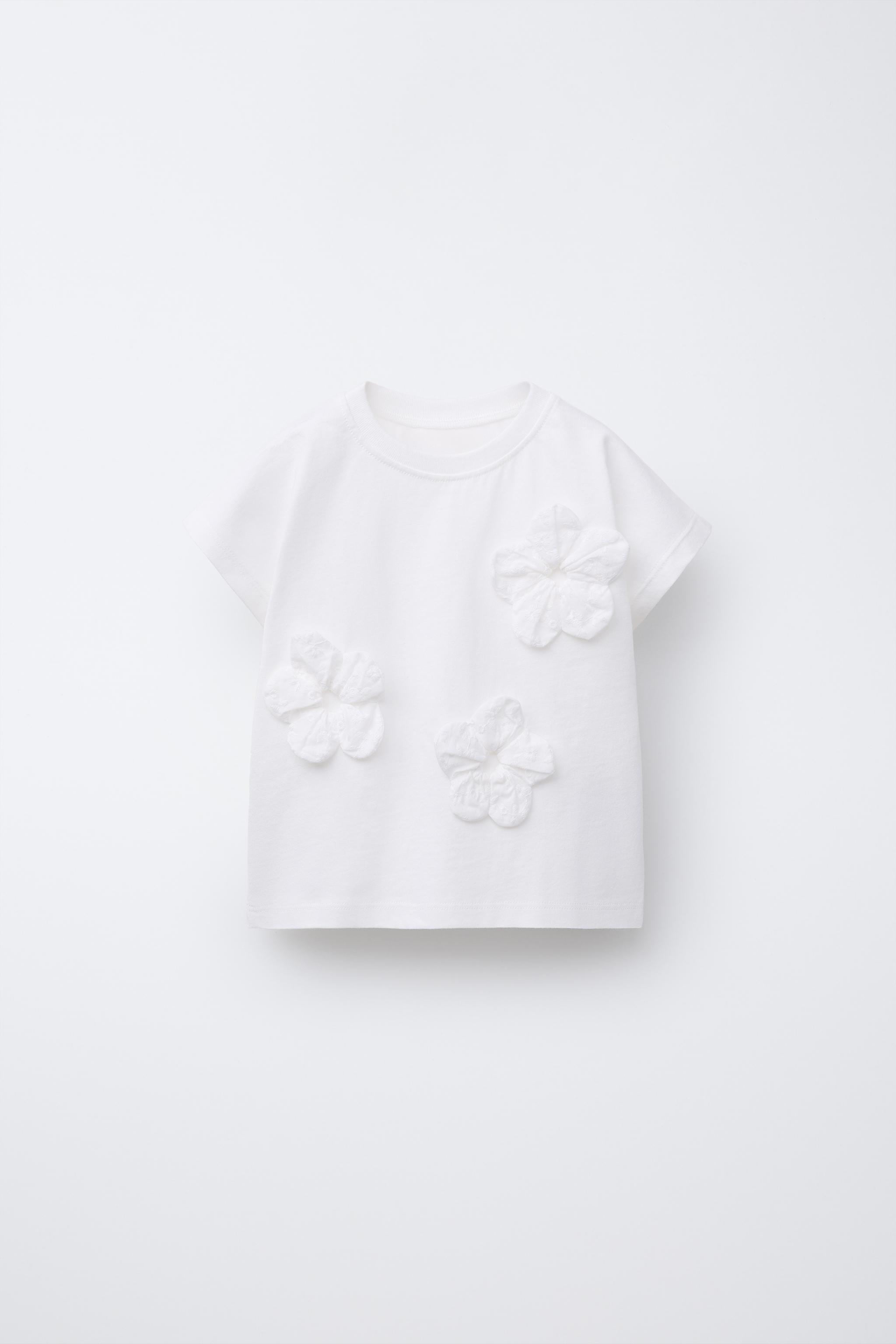 T-SHIRT À FLEURS APPLIQUÉES