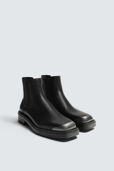 CHELSEA BOOTS WITH METAL DETAIL - Black by Zara