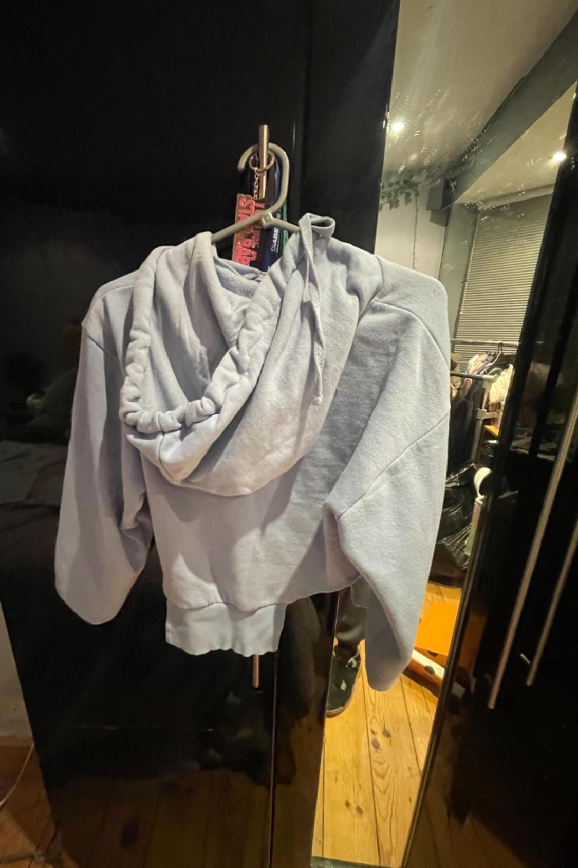 CUT OUT SWEATSHIRT - Image 2