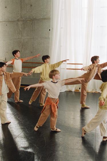 Φωτογραφία προϊόντος - ΣΚΟΥΡΟ ΚΕΡΑΜΙΔΙ του Zara - Εικόνα 0