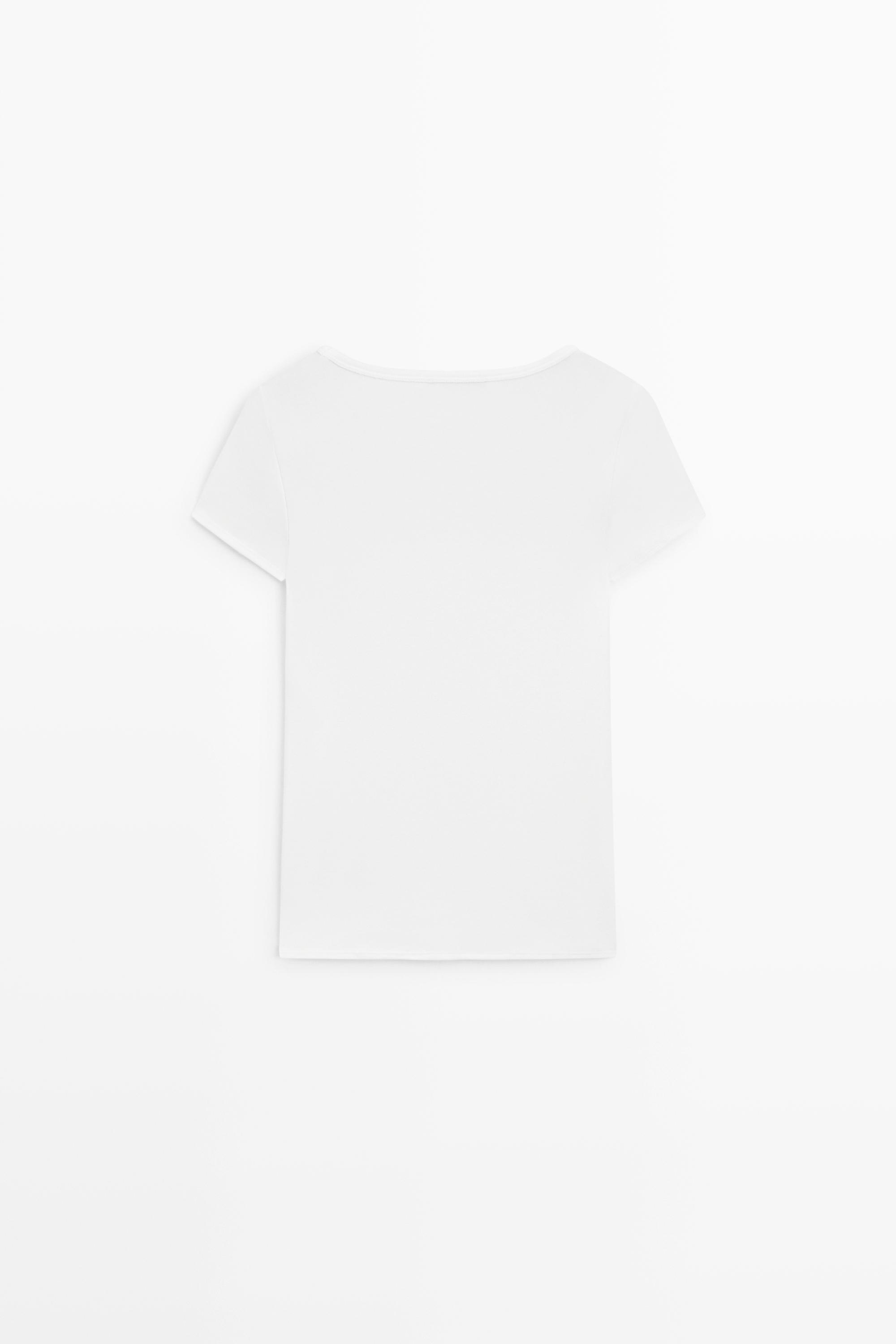 T-shirt à manches courtes et col carré