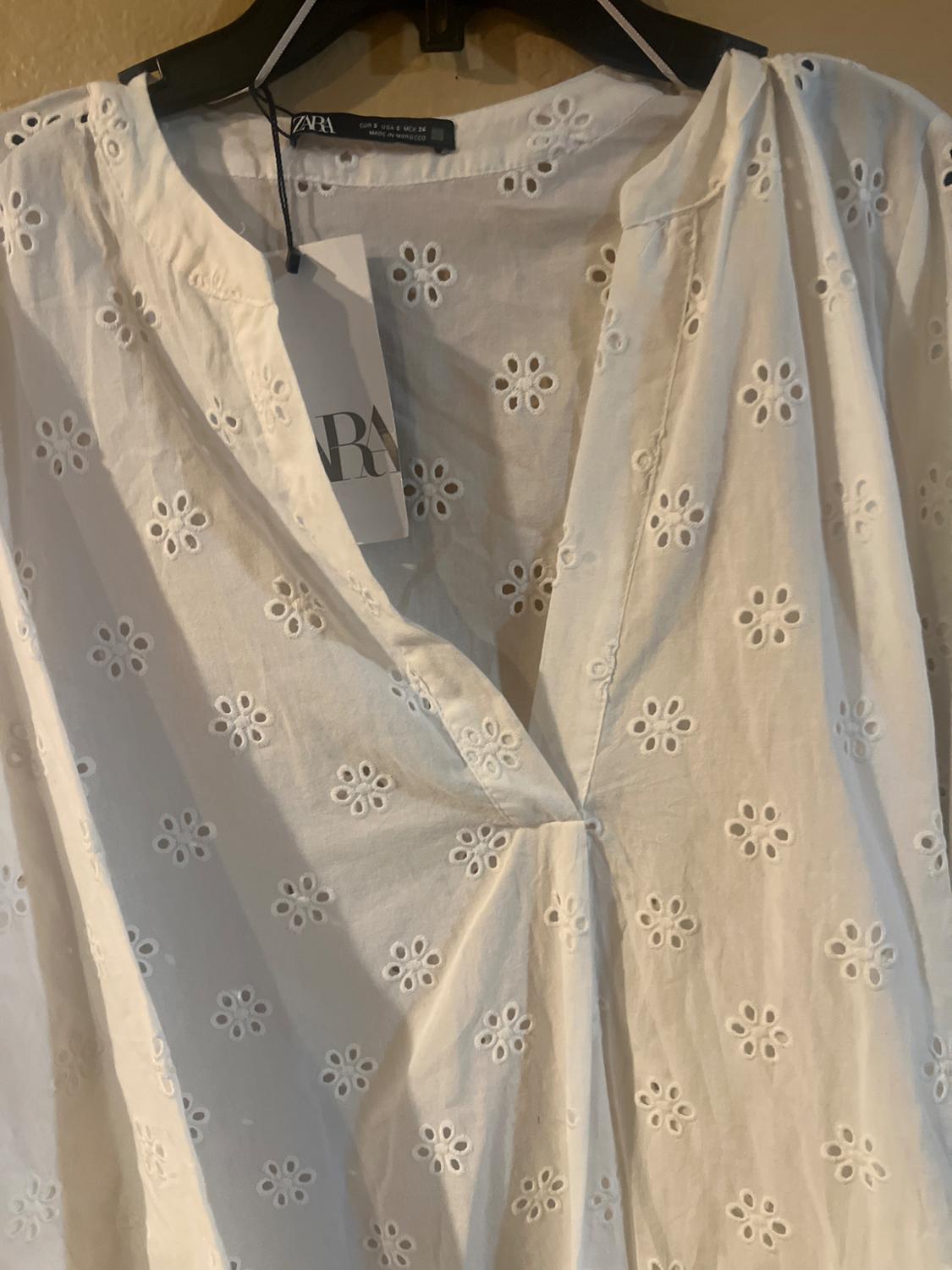 BLUSÓN BORDADOS PERFORADOS - Image 3