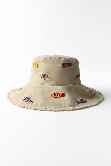 Zara EMBROIDERED FISH BUCKET HAT - Ecru
