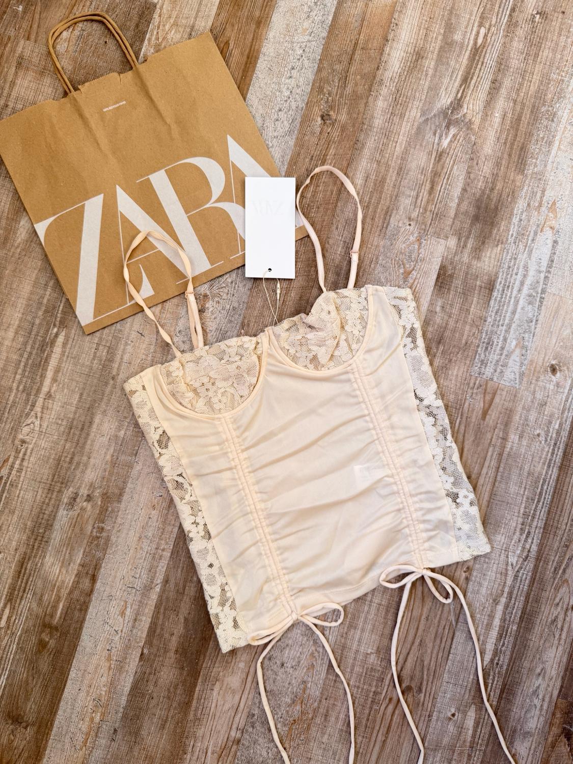 CORSETRY-INSPIRED TOP WITH LACE - Image 2