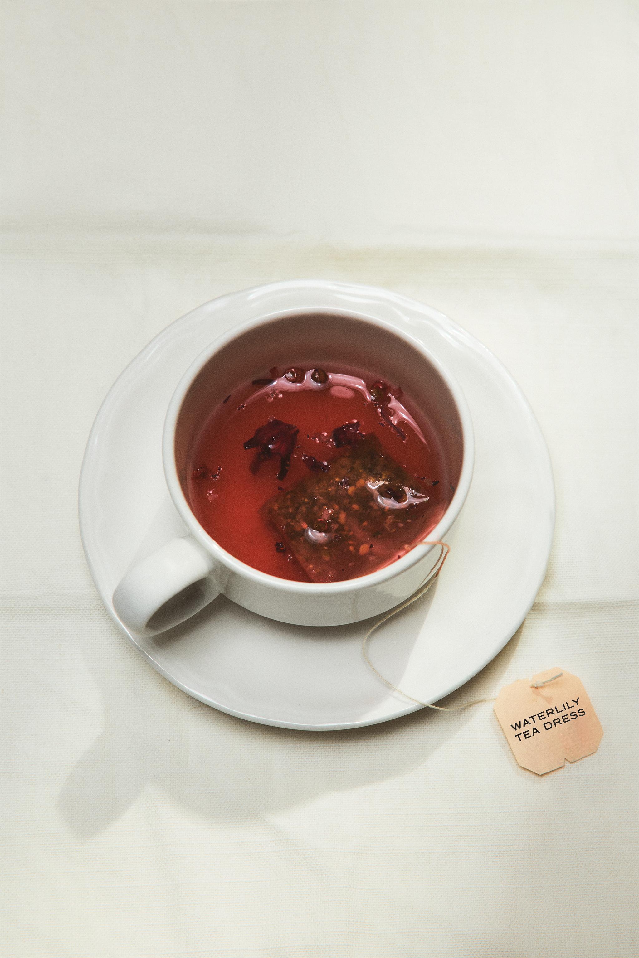 WATERLILY TEA DRESS EDP 100 ML (3.4 FL. OZ).