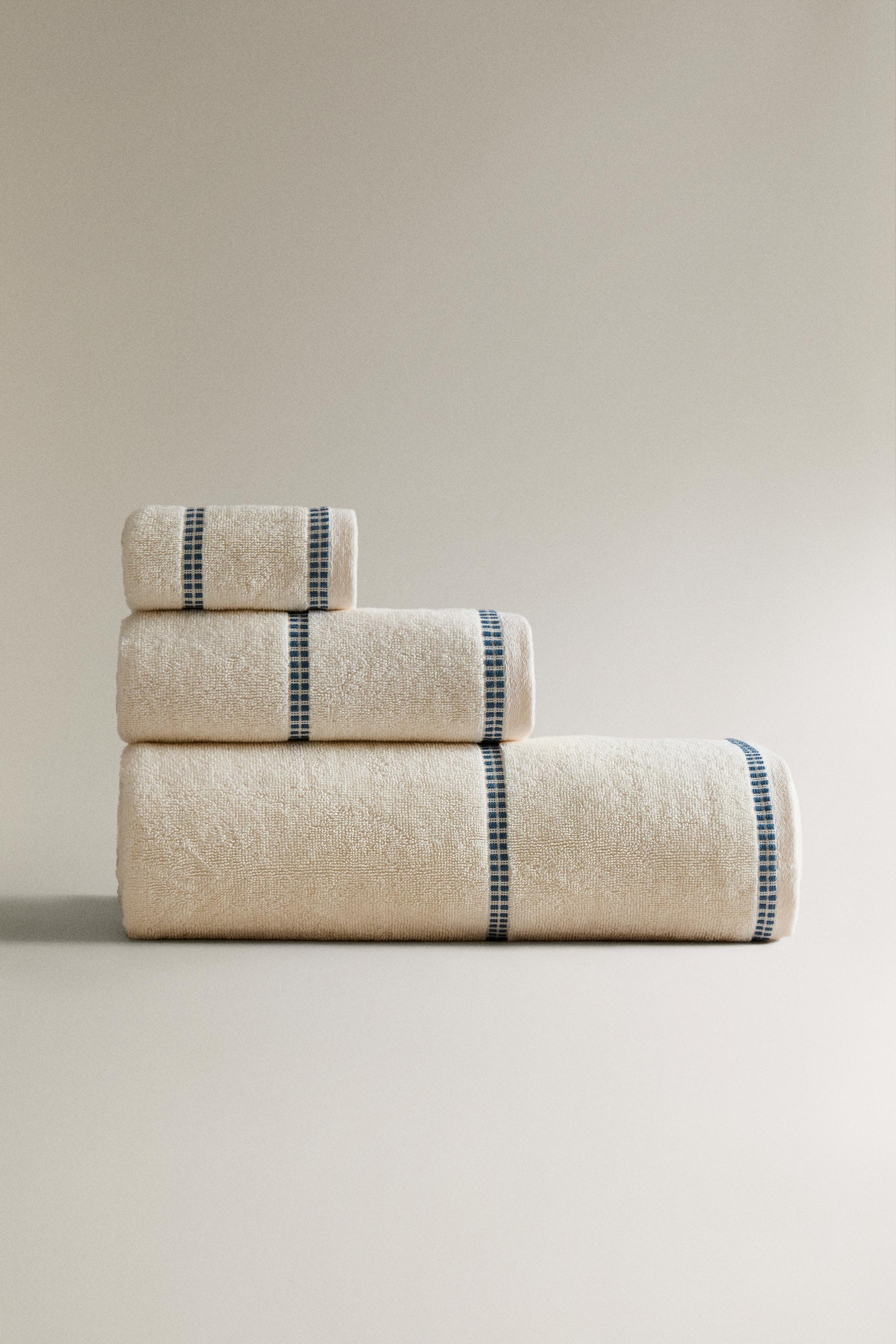 SERVIETTE DE BAIN BORDURE GÉOMÉTRIQUE
