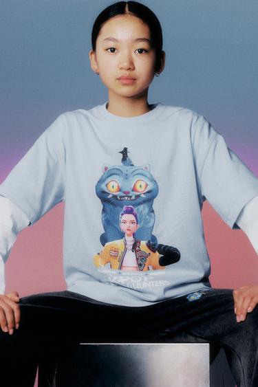 ФУТБОЛКА С ПРИНТОМ KPOP DEMON HUNTERS™ NETFLIX © — ГОЛУБОЙ от Zara