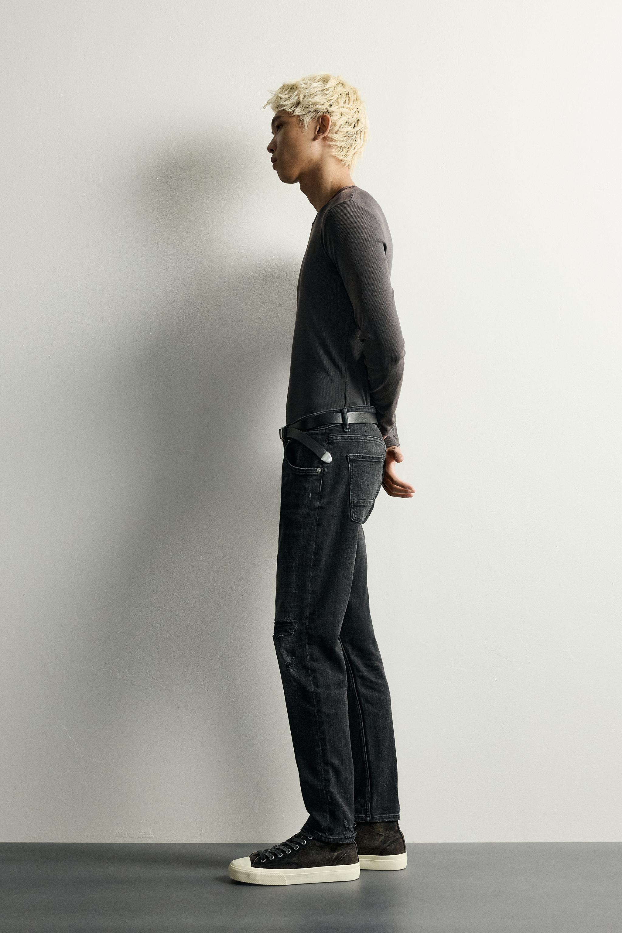 DISTRESSED SKINNY FIT JEANS