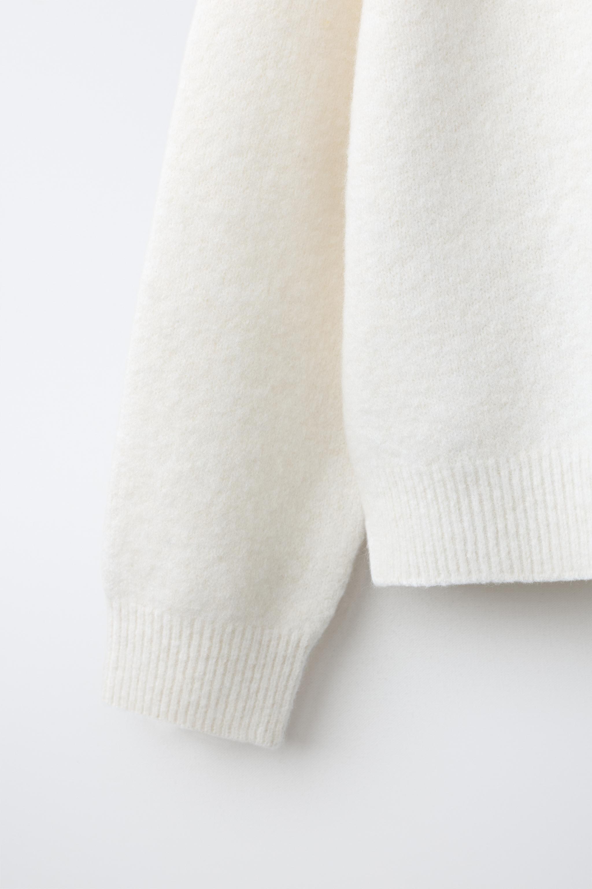 PLAIN KNIT SWEATER