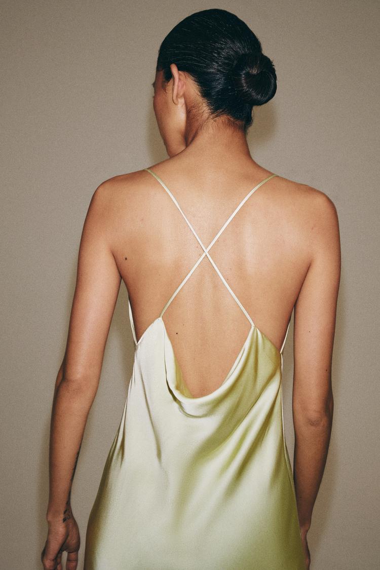 Vestido slip de satén de la colección ZW 3