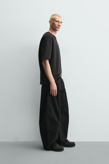 T-SHIRT À INSCRIPTIONS IMPRIMÉES - Noir de Zara - Image 3