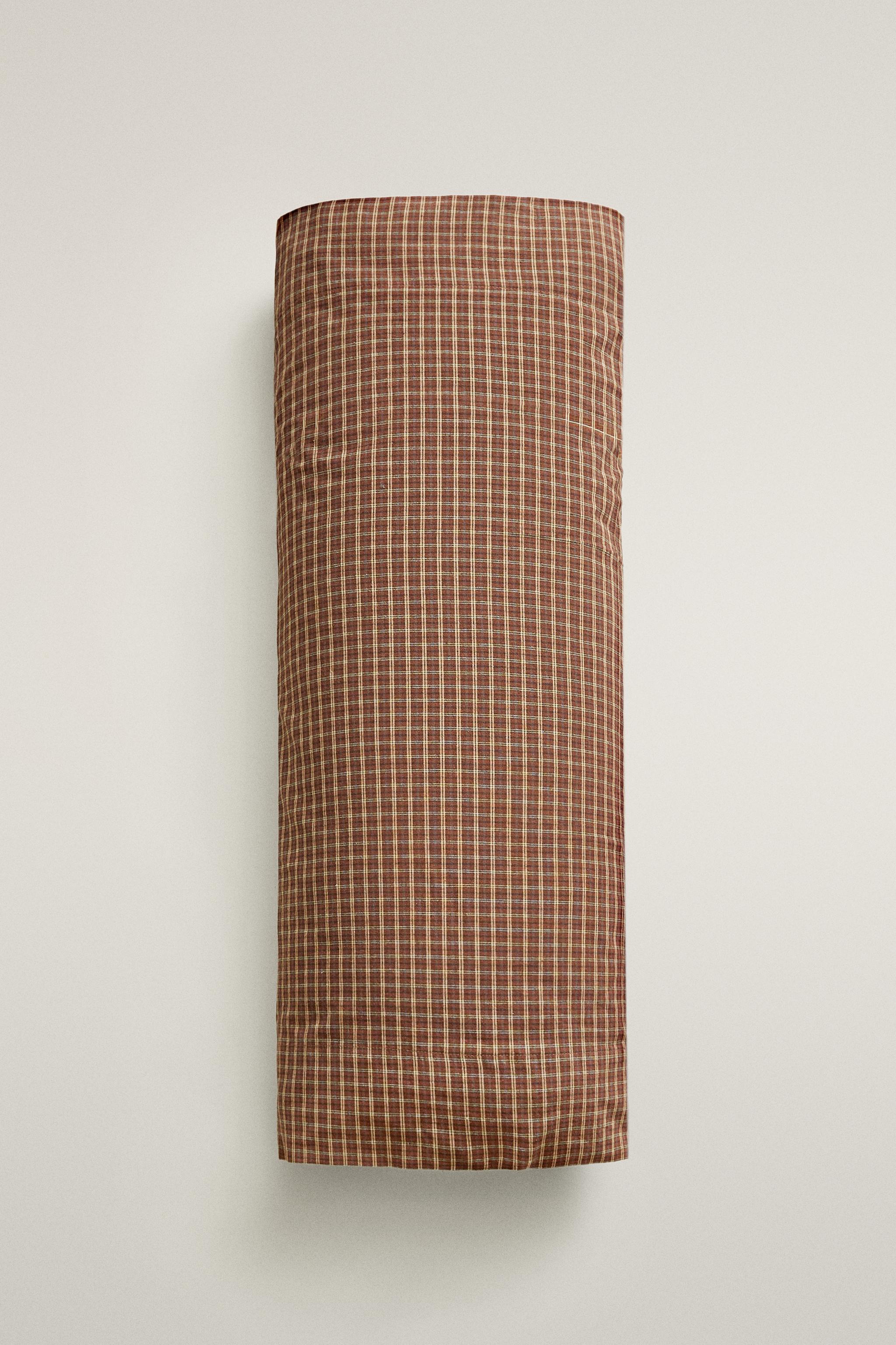 TAIE D’OREILLER FLANELLE CARREAUX (160 GSM)