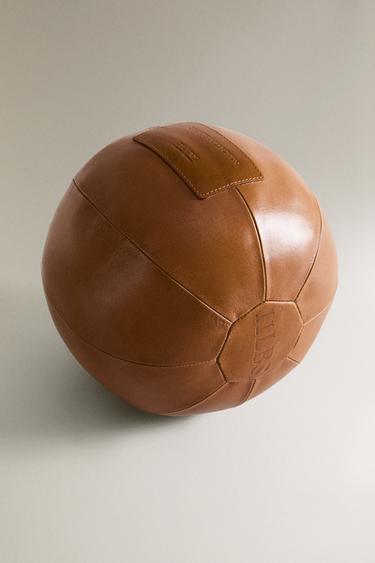 MEDICINE BALL SPORT CUIR - Marron de Zara - Image 1