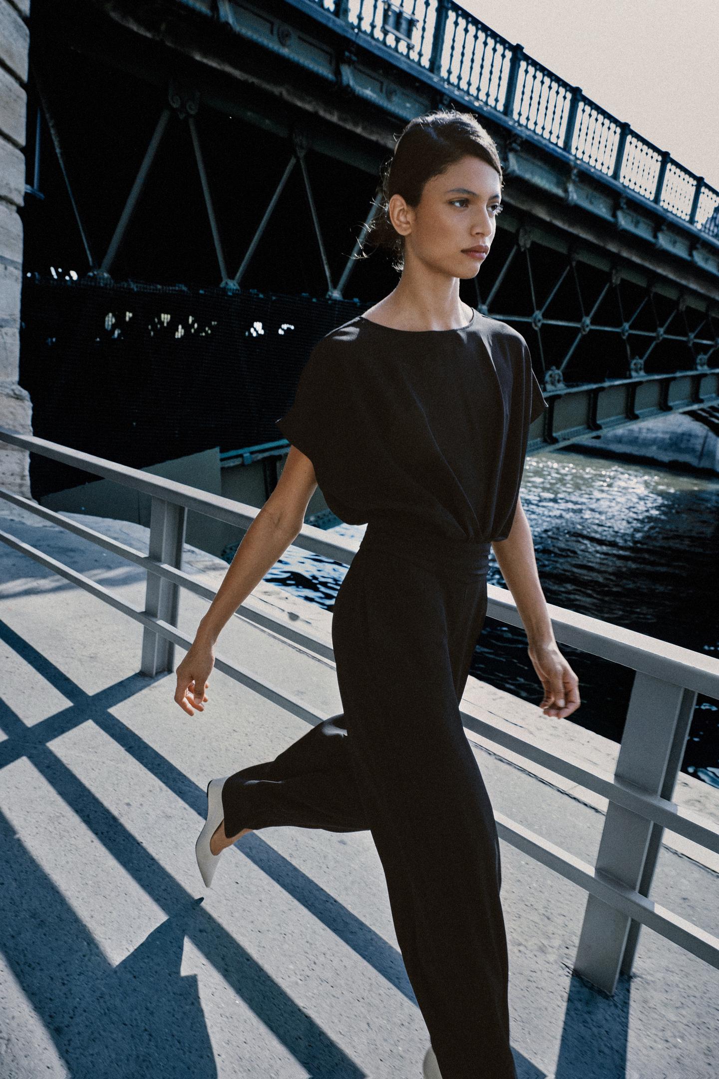 Женский комбинезон Zara Pleated Waist Jumpsuit, цвет: Чёрный